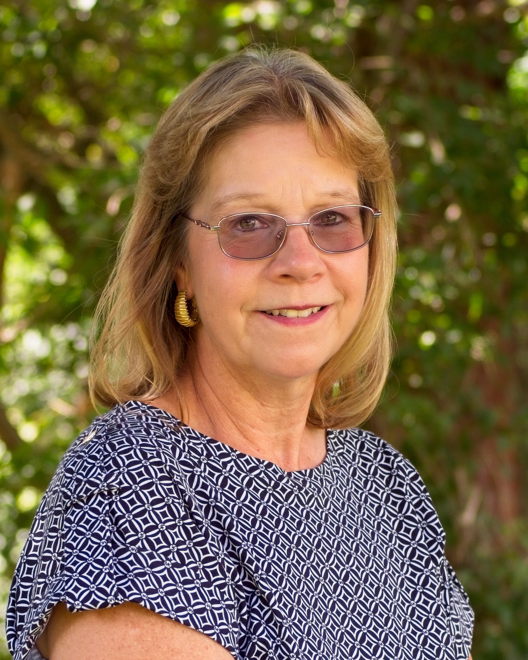 Suzanne Jacobs / Assistant